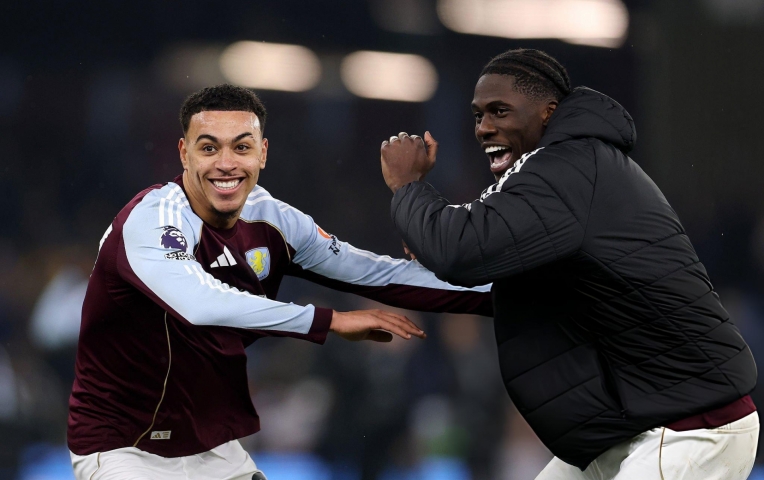 Lộ diện 'hung thần' khiên MU ôm hận