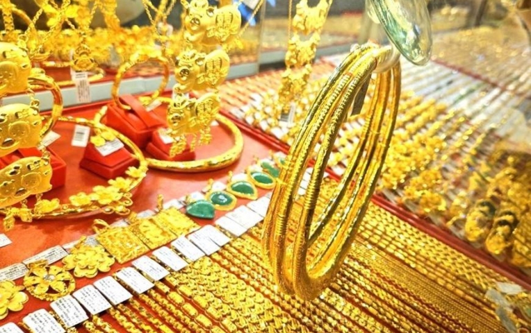 Giá vàng hôm nay tối 28/7: SJC liên tục đi ngang