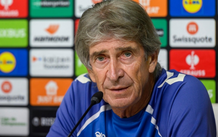 Thầy của Antony đòi lột xác bóng đá theo kiểu... bóng rổ!