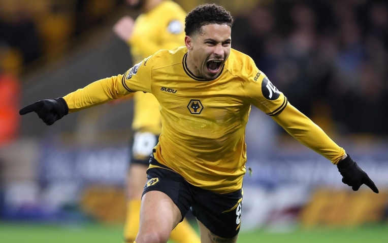 Khát khao Champions League dẫn lối MU đến 'viên ngọc' nơi trung tuyến