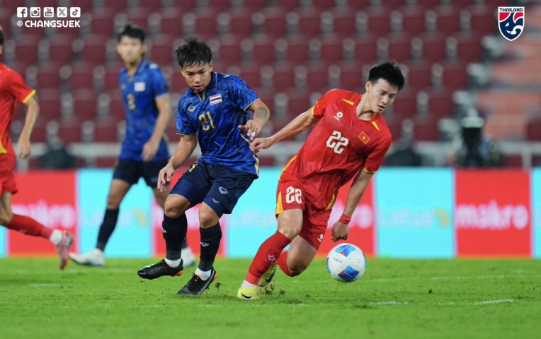 Báo Thái choáng vì 1 quyết định của thầy Kim giúp Việt Nam vô địch