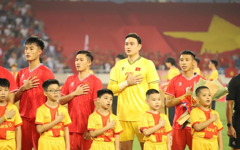 HLV Kim Sang Sik gây bất ngờ khi không gọi 1 sao Việt kiều