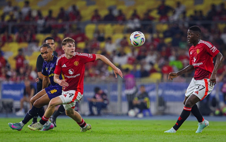 CĐV MU 'tức điên' khi thua bất ngờ đội ASEAN All-Stars