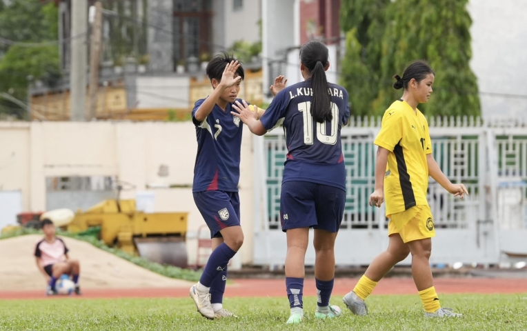 Thắng đậm Malaysia 7-1, Thái Lan chính thức giành quyền đi tiếp