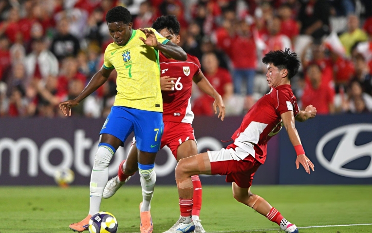 Xé lưới Indonesia ở World Cup, thần đồng Brazil sắp đến Man City