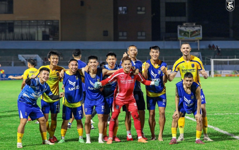 Đội HLV Park Hang Seo vào tứ kết Cúp Quốc gia