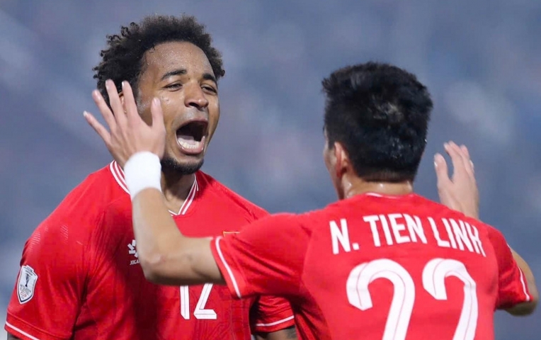 Chỉ sau 1 trận, Xuân Son lập tức ghi bàn bằng Tiến Linh