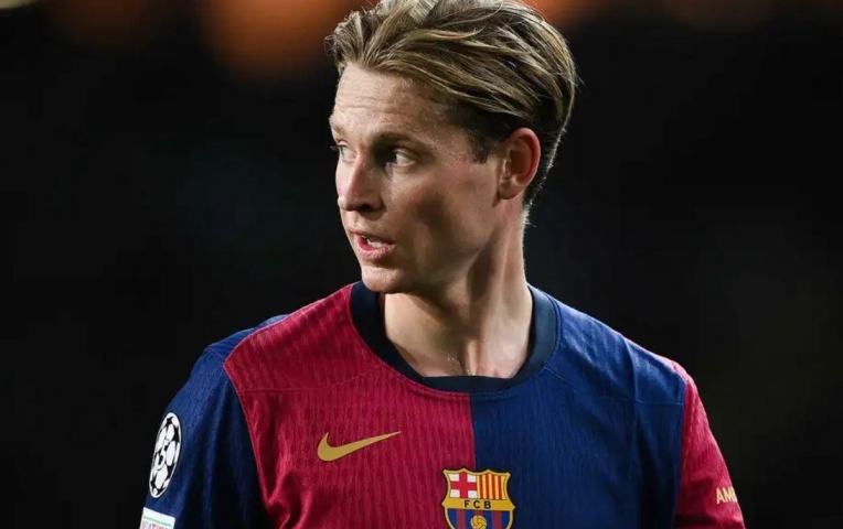De Jong quyết tâm ở lại Barca dù phải giảm lương