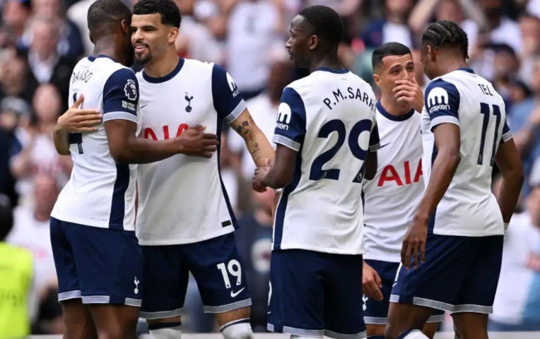 Phòng thay đồ Tottenham 'dậy sóng' sau khi sa thải Postecoglou