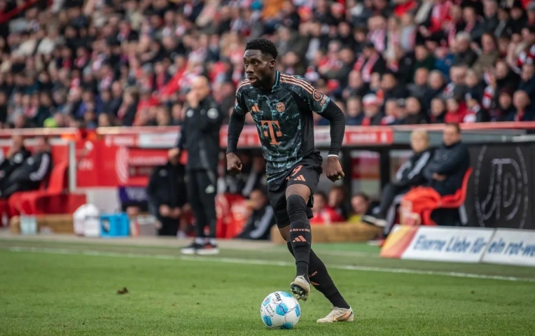 Real Madrid nhận câu trả lời về thương vụ Alphonso Davies
