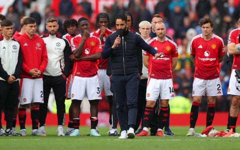 Manchester United 'đau đầu' vì chuyện số áo