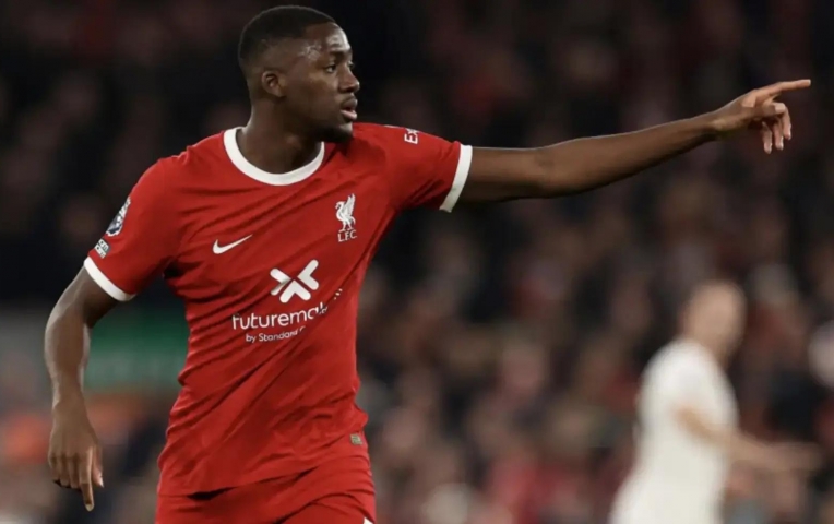 Liverpool nguy cơ mất trắng Ibrahima Konate