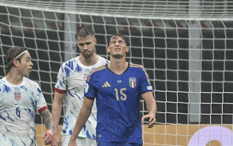 Italia đối mặt với cơn ác mộng World Cup