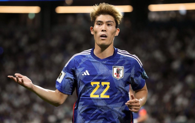 Hậu vệ Nhật Bản bất ngờ sáng cửa dự World Cup dù thất nghiệp