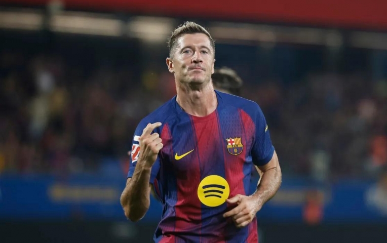 Barcelona yêu cầu tiền đạo dừng ghi bàn