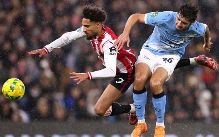 Sao Man City lẽ ra phải bị đuổi ở Carabao Cup 2025/26