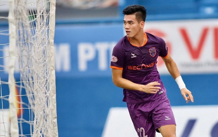 Tiến Linh nghẹn ngào chia tay Becamex TP.HCM
