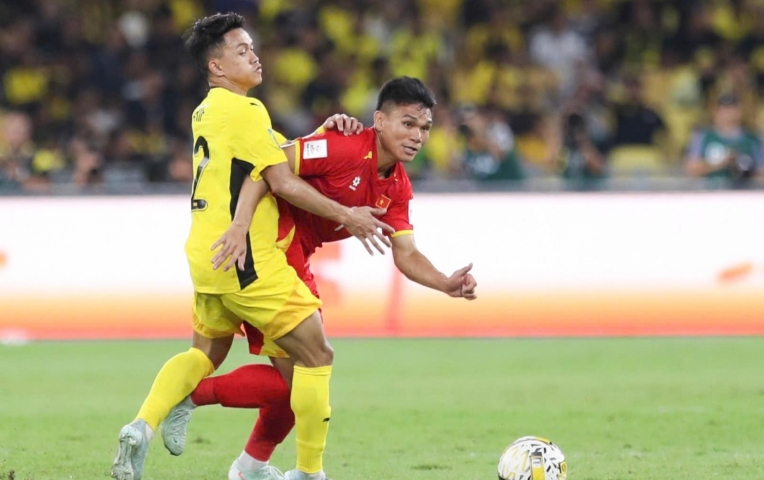 Hậu vệ ĐT Việt Nam bị treo giò ngay sau Asian Cup