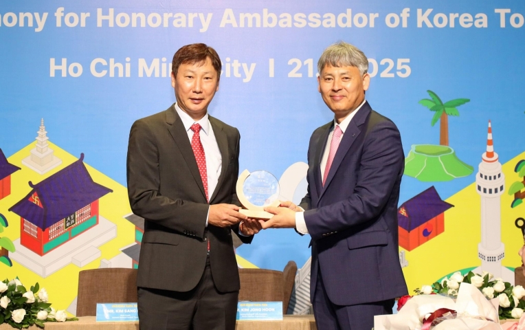 HLV Kim Sang Sik nhận nhiệm vụ mới