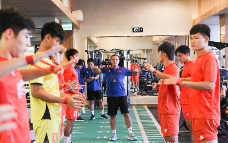 U23 Việt Nam 'nhận quà' từ thầy Kim, sẵn sàng tranh ngôi vô địch với U23 Indonesia