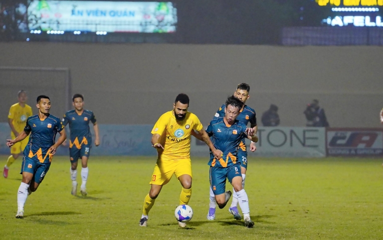 Lịch thi đấu bóng đá hôm nay 8/11: HAGL đại chiến Thanh Hóa