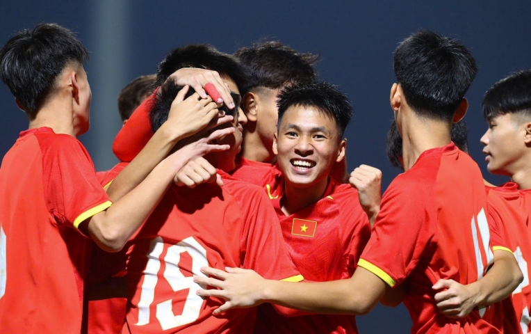 Việt Nam chính thức vượt qua Malaysia, vươn lên dẫn đầu BXH U17 châu Á