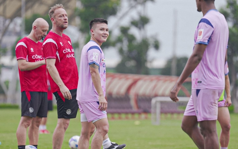 Pendant Quang Vinh khen ngợi Messi và Quang Hải hết lời