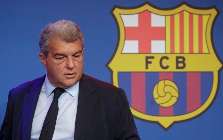 Sếp lớn La Liga lên tiếng, Barca áp lực tột độ