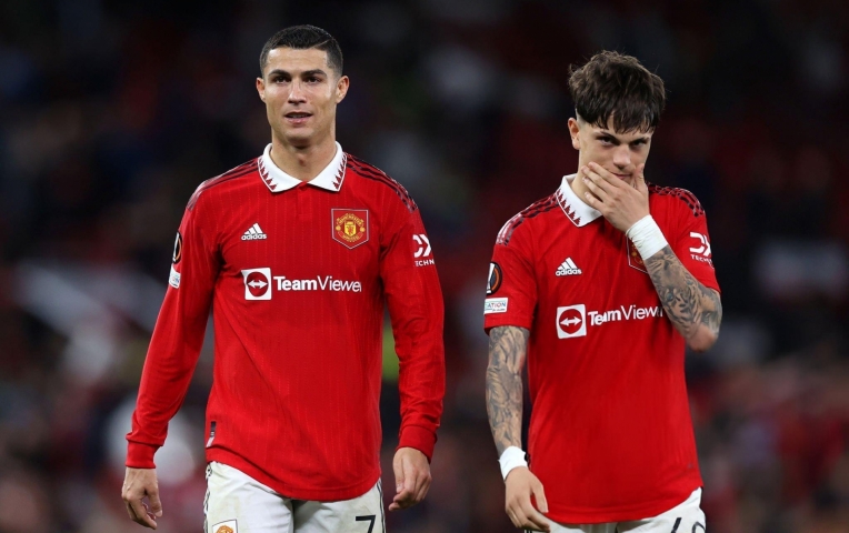 Al Nassr bất ngờ nhắm sao trẻ thần tượng Ronaldo