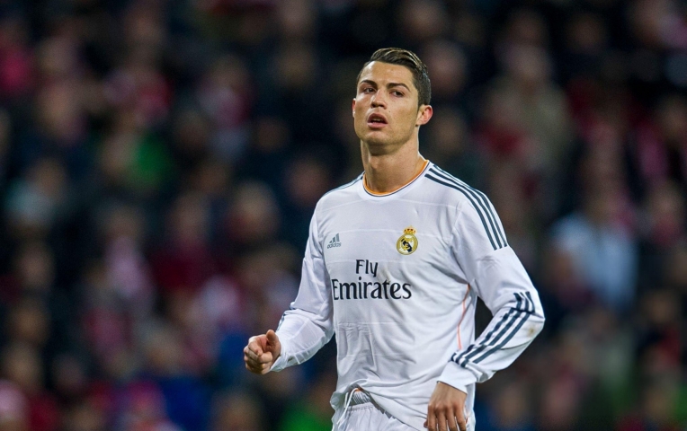 Ronaldo 'chỉ điểm', khuyên tiền đạo hàng đầu gia nhập Real