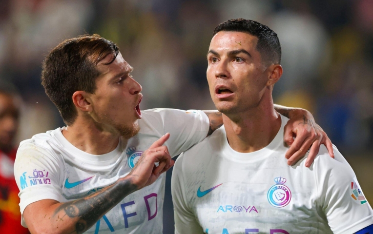 Tân HLV Al Nassr loại bỏ đồng đội thân thiết của Ronaldo