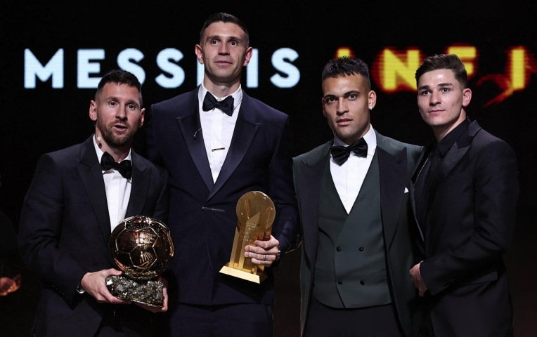 Messi chỉ thẳng người xứng đáng giành Quả bóng Vàng