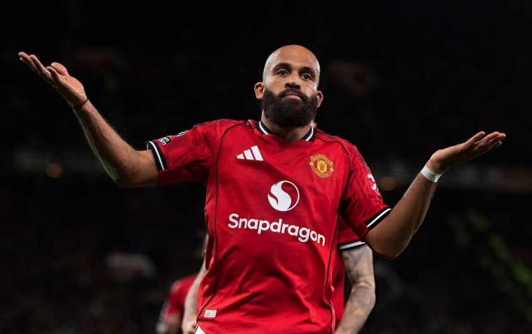 Bryan Mbeumo để mặc số phận vào tay MU