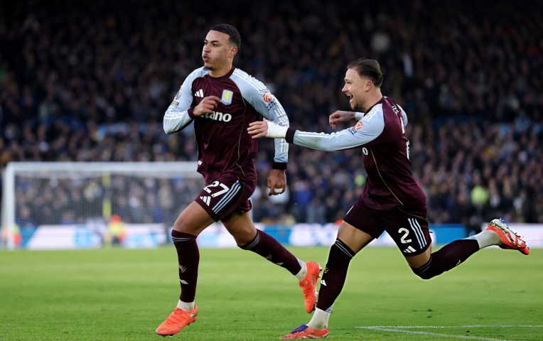 Đánh bại Leeds, Aston Villa vào top 4 Ngoại hạng Anh