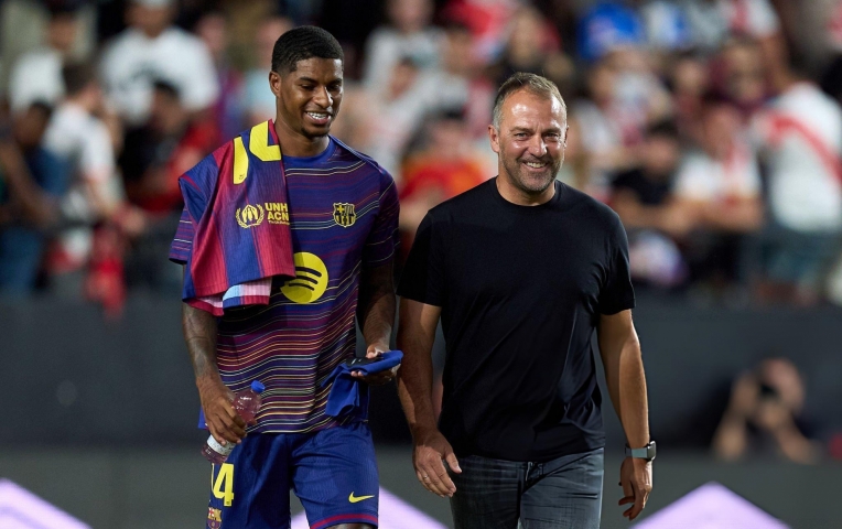 Hansi Flick báo tin vui về Rashford trước trận gặp Chelsea