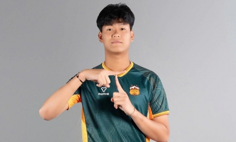 Cầu thủ cao gần 2m chính thức thi đấu tại V.League