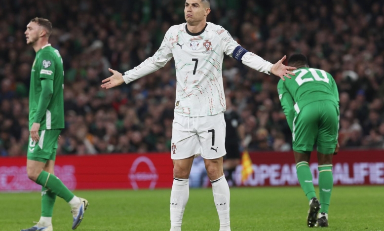 Ronaldo thẻ đỏ, Ireland trừng phạt Bồ Đào Nha bằng chiến thắng không tưởng