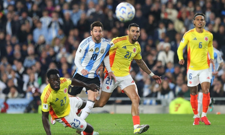 Messi im tiếng, Argentina chật vật thoát hiểm trước Colombia