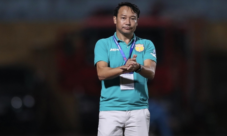 CHÍNH THỨC: Lộ diện HLV xuất sắc nhất V-League 2024/25
