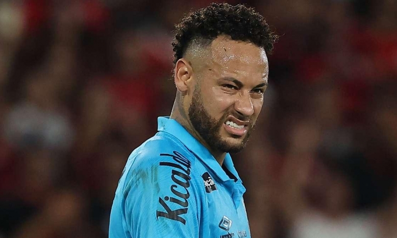 Neymar nhận cú sốc từ chính đồng đội tại Santos