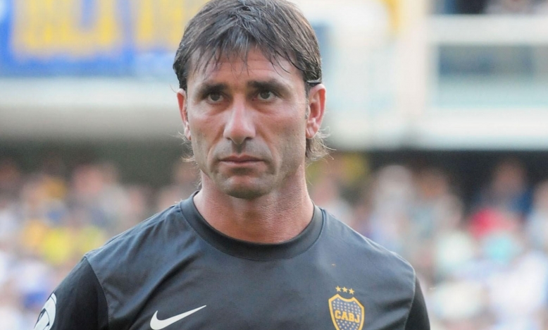 HLV Argentina từng là đồng đội Messi sắp cập bến đại gia V-League