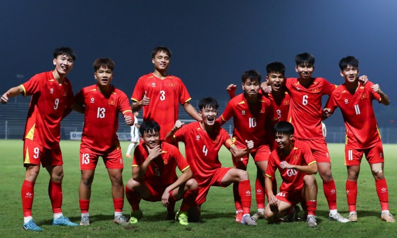 Truyền thông Malaysia hưng phấn tột độ, quyết cùng Việt Nam đua tranh ngôi đầu