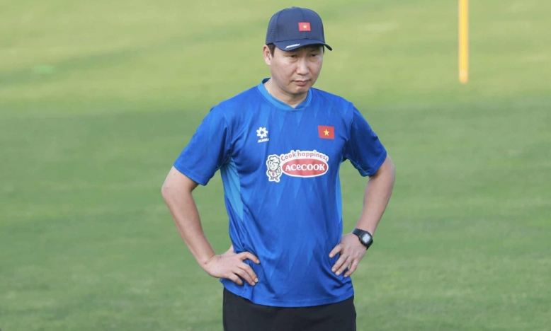 HLV Kim Sang Sik có thay đổi bất ngờ với ĐT Việt Nam