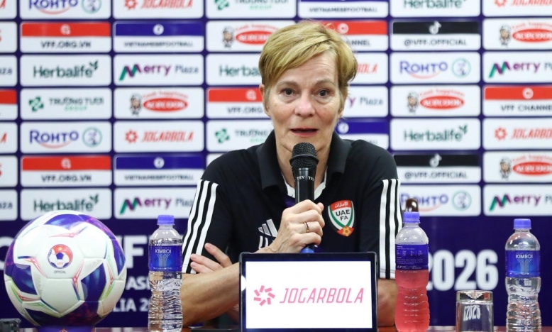 HLV Hà Lan nói gì khi thua đậm Việt Nam 0-6?