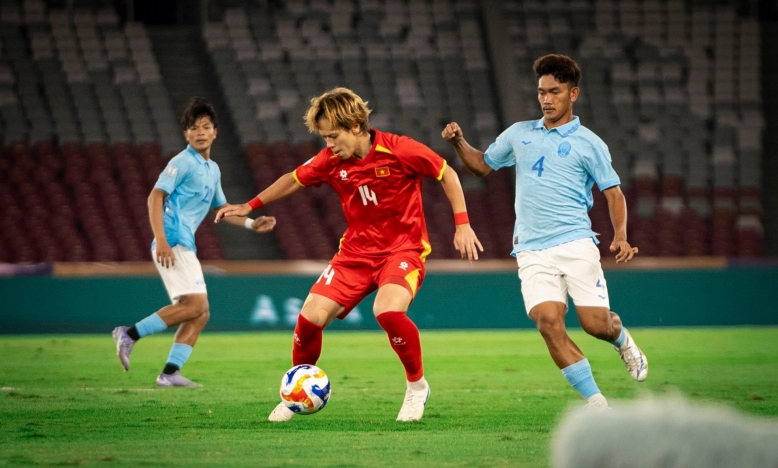 U23 Việt Nam thắng chật vật U23 Campuchia