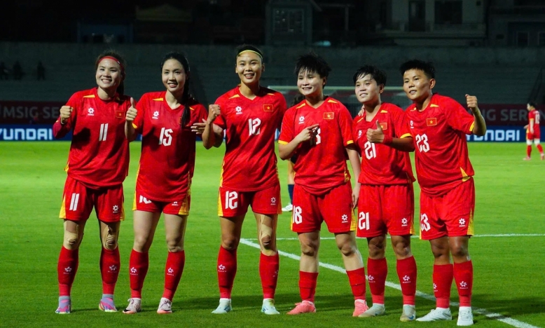 Việt Nam thắng đậm Campuchia ở trận ra quân AFF Cup