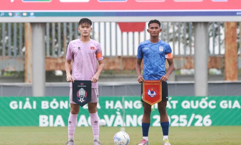 HLV Brazil giúp Việt Nam thắng đậm Campuchia 10-0