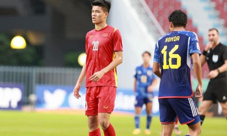 HLV khen trung vệ cao nhất lịch sử ĐT Việt Nam sau bàn thắng phút 100