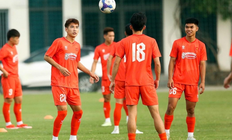 HLV Kim Sang Sik tìm ra tiền vệ chất lượng cho U22 Việt Nam ở SEA Games