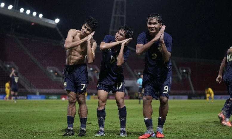 Thắng 'điên rồ' Malaysia, U23 Thái Lan có vé dự VCK U23 châu Á 2026